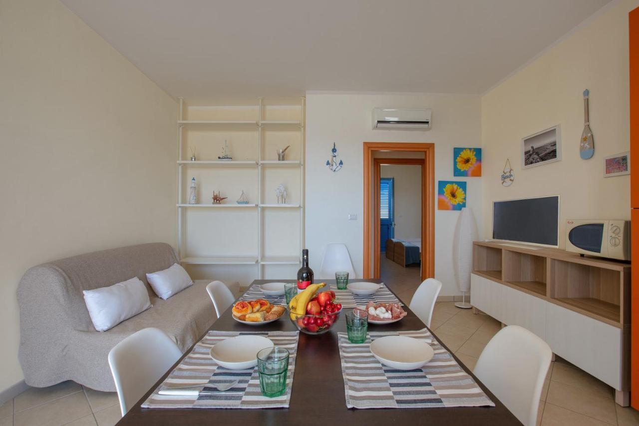 Ferienwohnung L'Attico Di Lido Marini Exterior foto