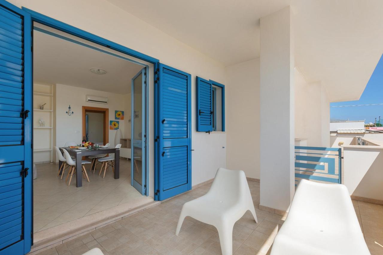 Ferienwohnung L'Attico Di Lido Marini Exterior foto