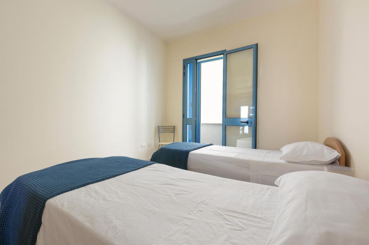 Ferienwohnung L'Attico Di Lido Marini Exterior foto